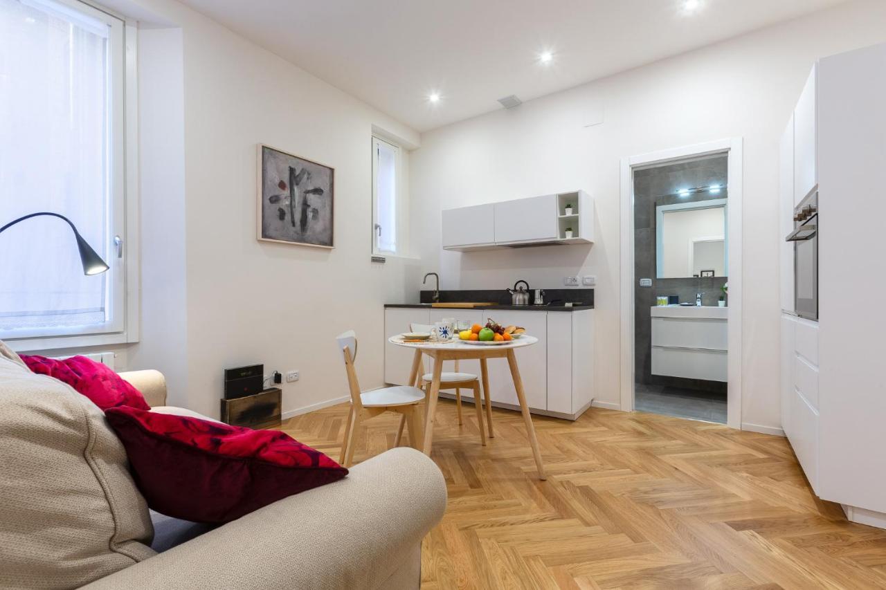 Bologna Piazza Del Nettuno Apartment Exterior photo